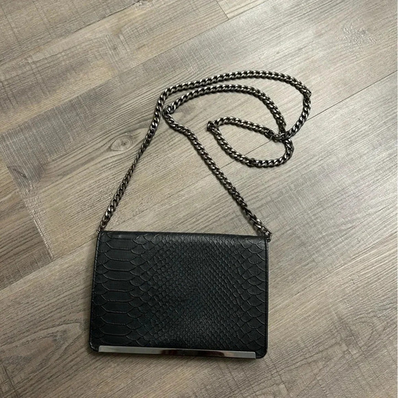 Black target clutch​ - Picture 1 of 6